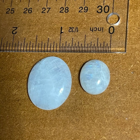 Two Rainbow Moonstone Cabochons - Picture 4 of 13